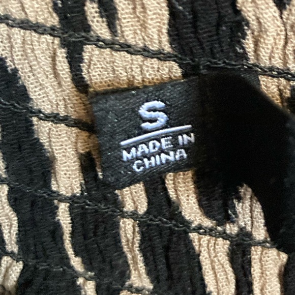 👚(bundle 4 items w/👚for $16) Leopard print dress pants - Picture 5 of 10